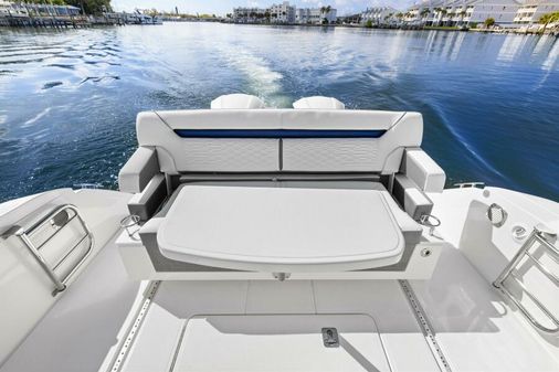 Tiara Yachts 34 LS image