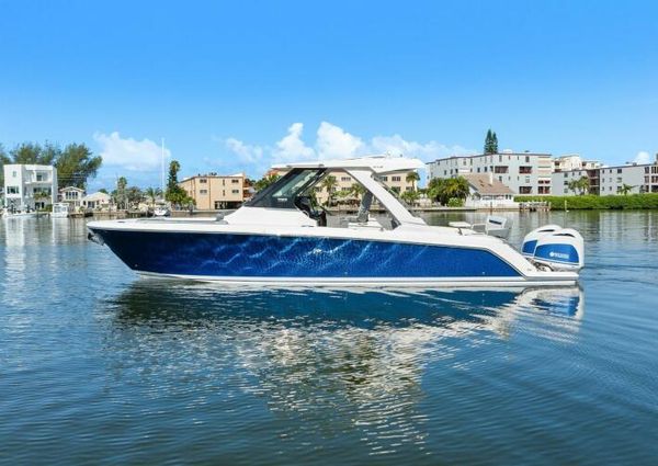 Tiara Yachts 34 LS image