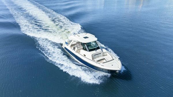 Tiara Yachts 34 LS image