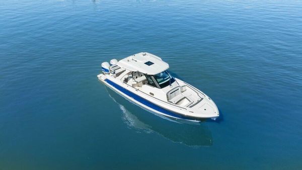 Tiara Yachts 34 LS image