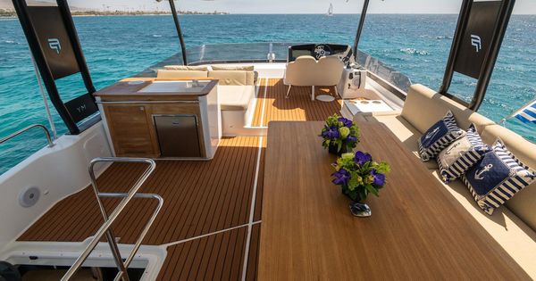 Fountaine Pajot MY6 image