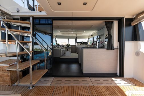 Fountaine Pajot MY6 image