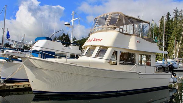 Mainship 34 Trawler 