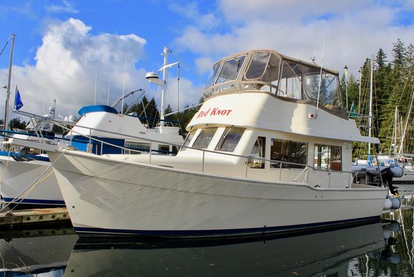 Mainship 34 Trawler - main image