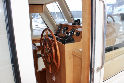 Mainship 34 Trawler image