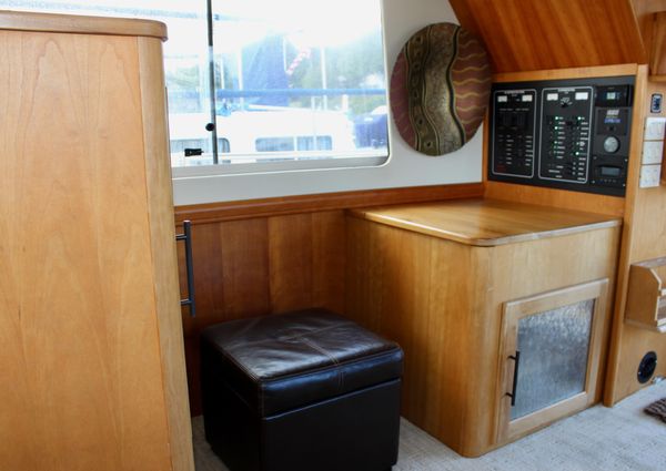 Mainship 34 Trawler image