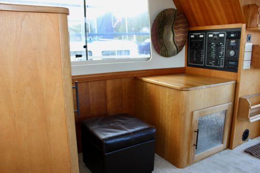 Mainship 34 Trawler image