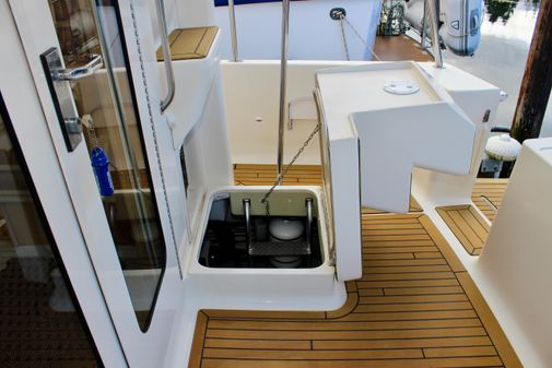 Mainship 34 Trawler image