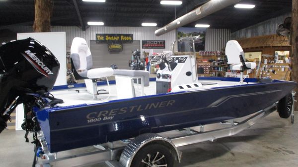 Crestliner 1800 Bay