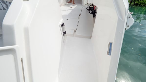 Intrepid 430 Sport Yacht image