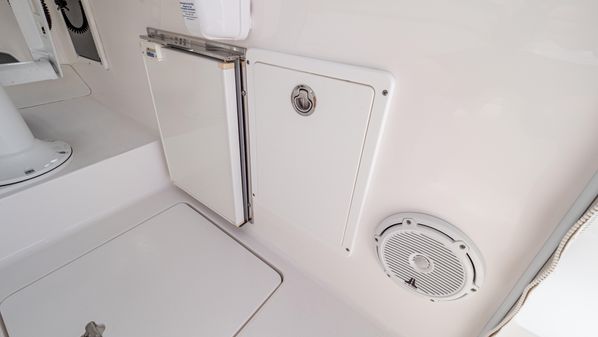 Intrepid 430 Sport Yacht image