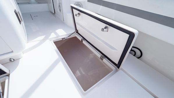 Intrepid 430 Sport Yacht image