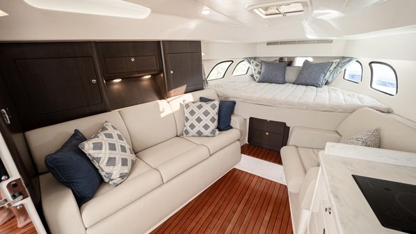 Intrepid 430 Sport Yacht image