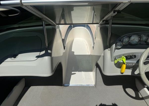 Bayliner 205 image