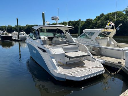 Sea Ray 320 DA image