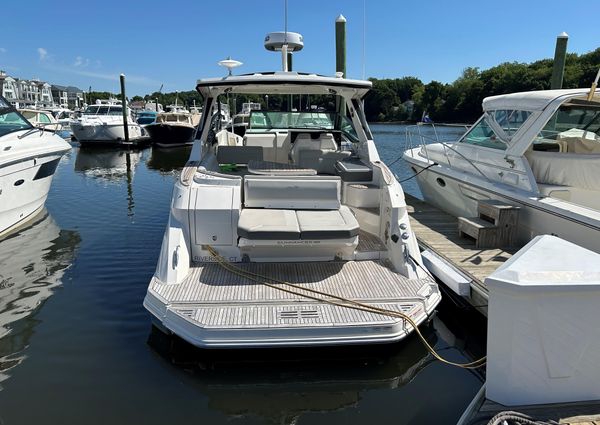 Sea Ray 320 DA image