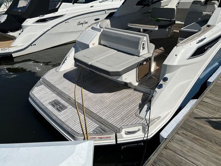 Sea Ray 320 DA image