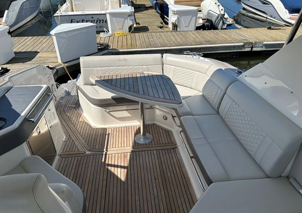 Sea Ray 320 DA image