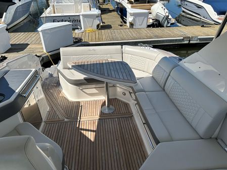 Sea Ray 320 DA image