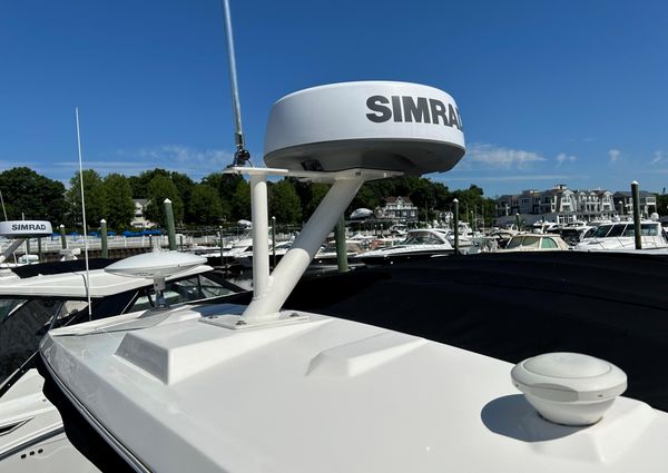 Sea Ray 320 DA image