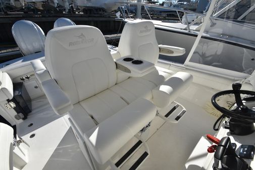 Regulator 31FS Center Console image