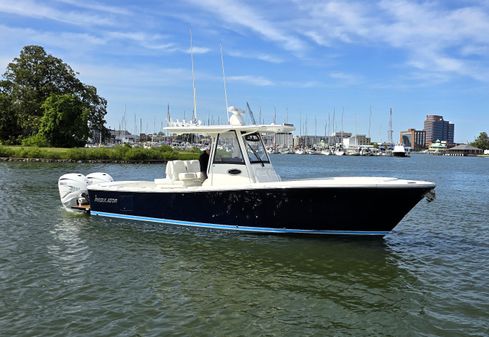 Regulator 31FS Center Console image