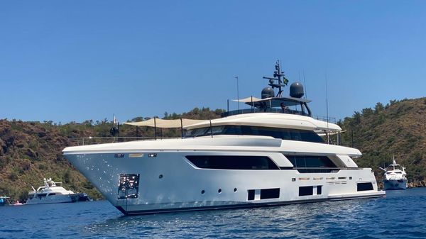 Custom Line Navetta 37