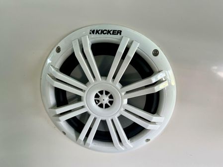 Rinker 330 Express image