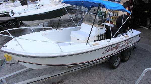 Mako 17 Center Console