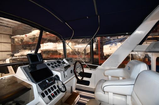 Carver 400-COCKPIT-MOTOR-YACHT image