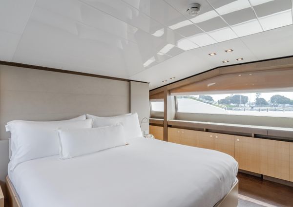 Ferretti Yachts 960 image