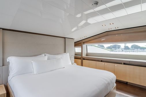 Ferretti Yachts 960 image