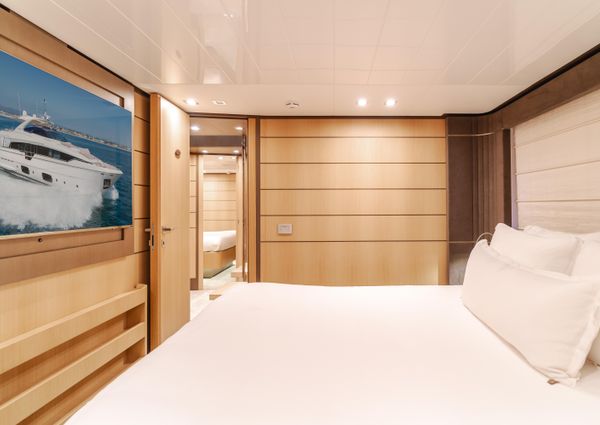 Ferretti Yachts 960 image