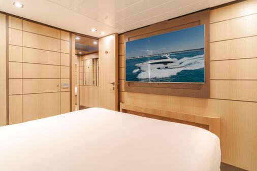 Ferretti Yachts 960 image