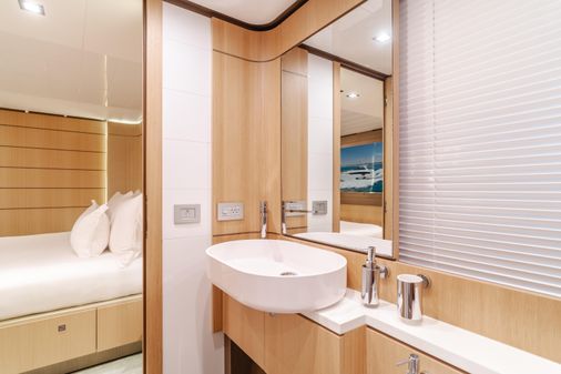 Ferretti Yachts 960 image