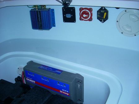 Contender ORDER THIS 25 BAY BOAT image