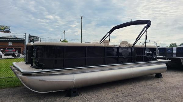 Bentley Pontoons 243 Navigator