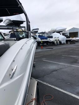 Sea Ray SPX 210 image