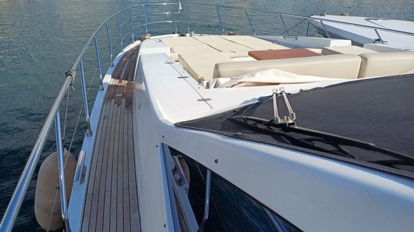 Azimut 77S image