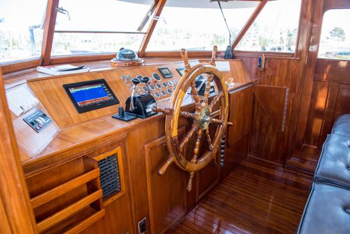 Trumpy Raised Pilothouse image