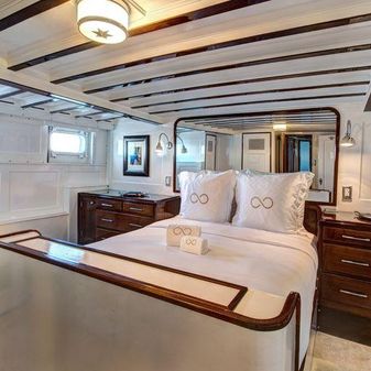 Trumpy Raised Pilothouse image