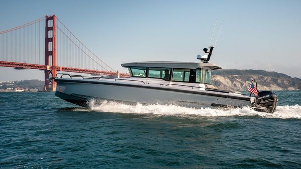 Axopar 37 XC CROSS CABIN