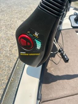 Skeeter ZX-180 image