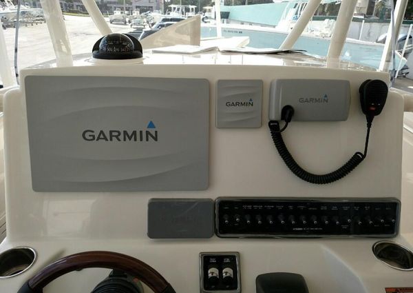 Cobia 277 Center Console image