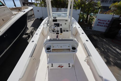 Everglades 243 Center Console image