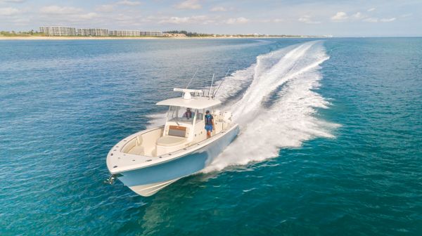 Cobia Center Console 350 image