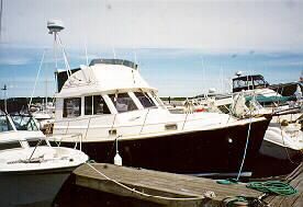 Cape Dory Flybridge 