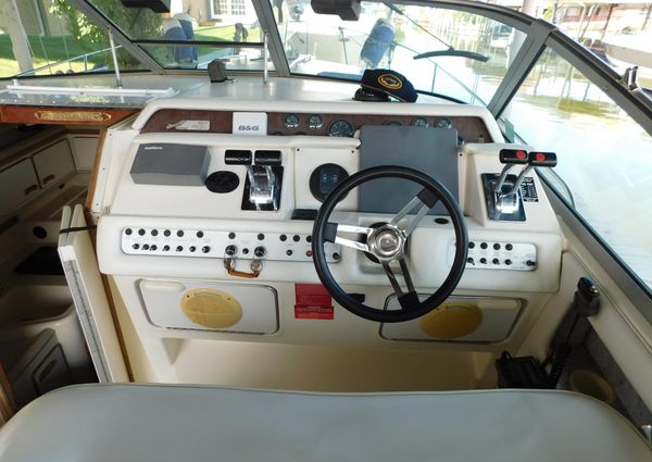 Sea-ray 330-EXPRESS-CRUISER image