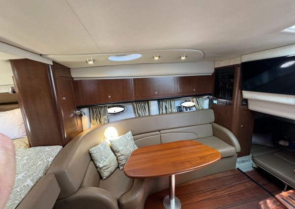 Crownline 350 image