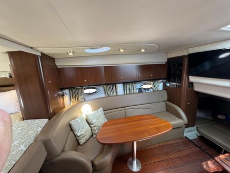 Crownline 350 image